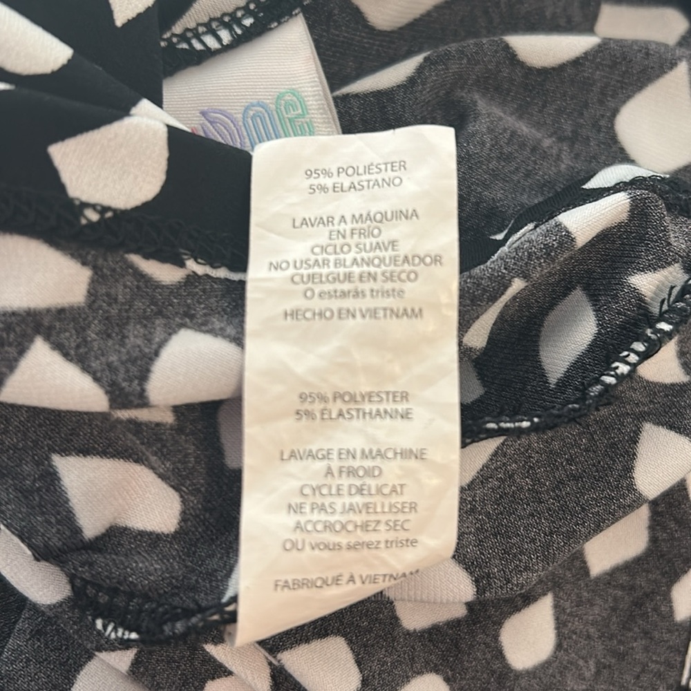 NWOT.  Woman’s LuLaRoe maxi skirt with black background and white shape pattern. - Picture 7 of 7